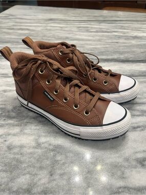 brown Converse Chuck Taylor All Star Malden Street leather boots ,size m6 w8